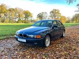 BMW E39 528i, Top Originalzustand, Biarritz-blau - BMW 5er Reihe: E39