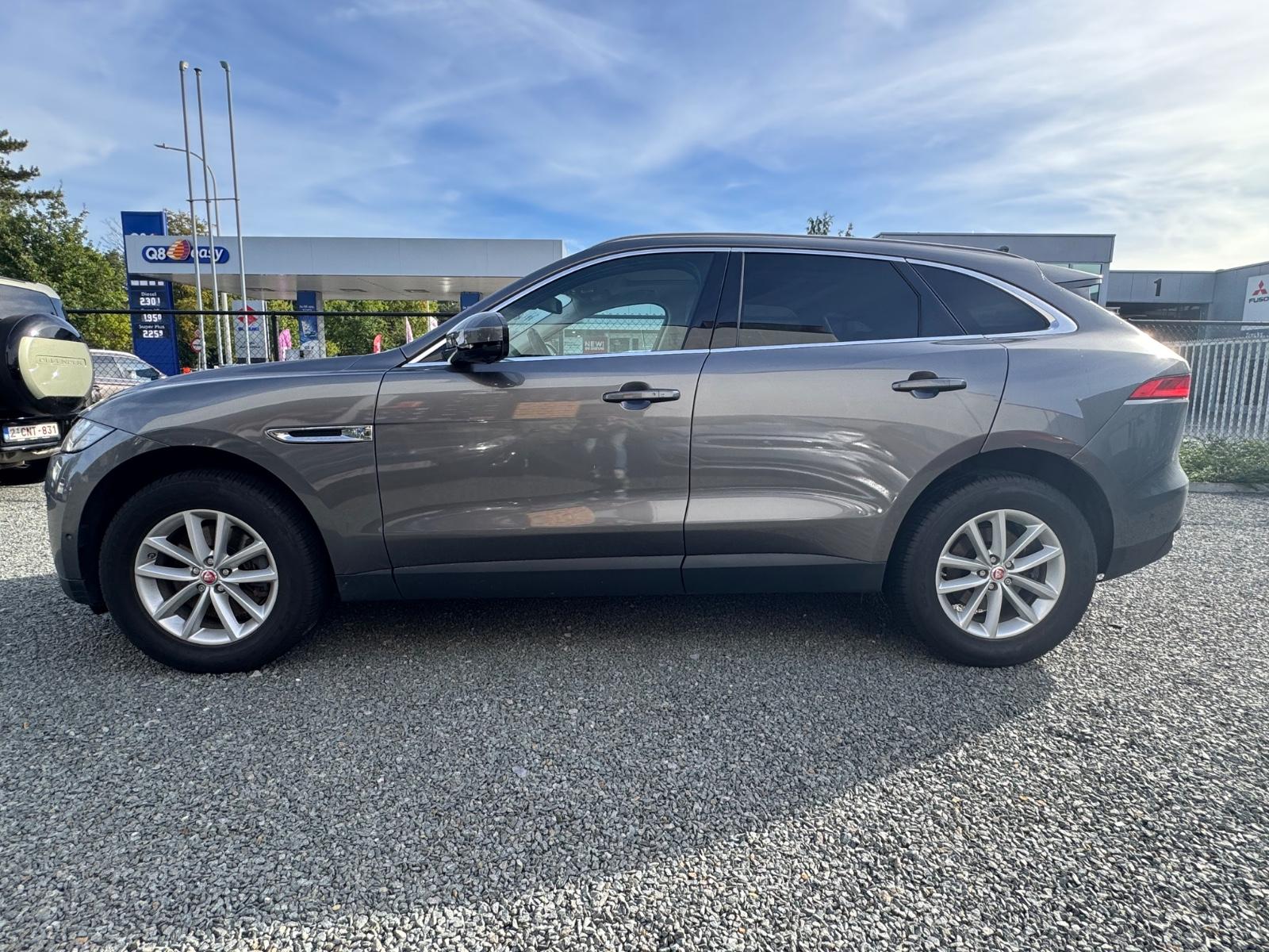 JAGUAR F-PACE PORTFOLIO AWD | 300 ch | BVA | HAYON ÉLECTRIQUE | RÉGLAGE ÉLECTRIQUE DES SIÈGES AVEC FONCTION MÉMOIRE | TOIT OUVRANT