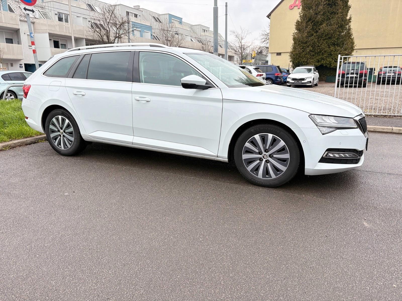 Skoda Superb Combi Style 2.0 TDI Style DSG*LED*NAVI