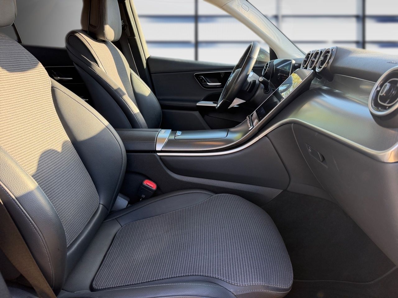 Fahrzeugabbildung Mercedes-Benz GLC 300 de 4M AVANTGARDE+AHK+DISTR+360+PRESAFE++