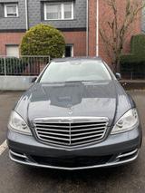 Mercedes-Benz Service/TÜV neu, gepflegt, exklusiv ausgestattet - graue Mercedes-Benz S 350