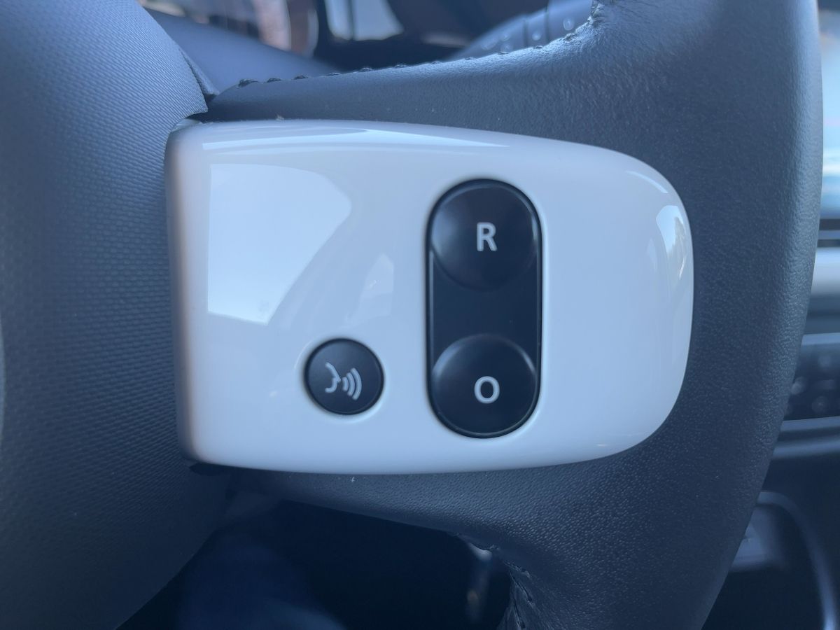 Fahrzeugabbildung Renault Twingo E-TECH 100% el. E-Tech 100% elektrisch - mit KI generiert/bearbeitet