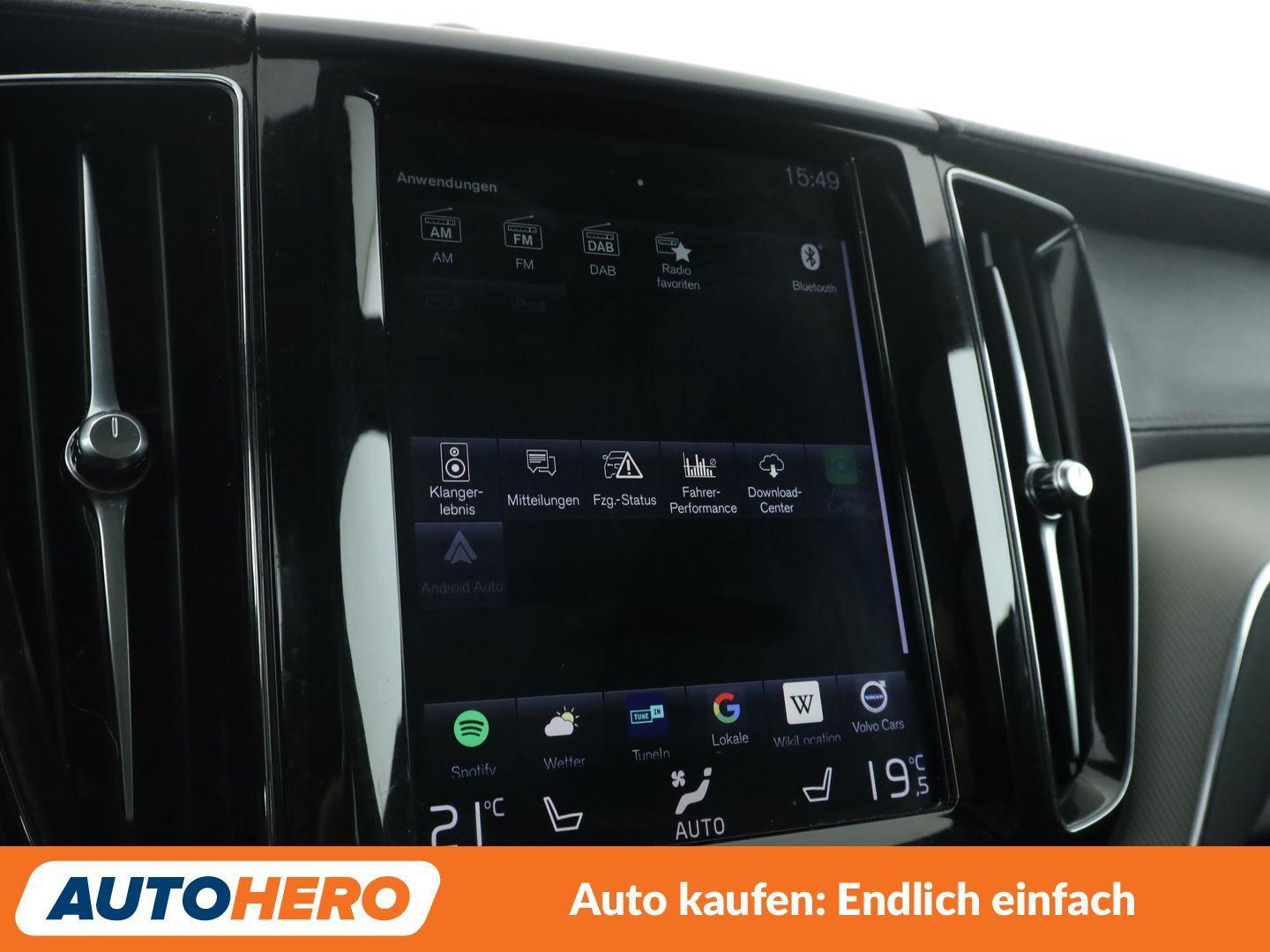 Volvo XC60 2.0 D5 R Design AWD Aut.*NAVI*HEAD-UP*LED*