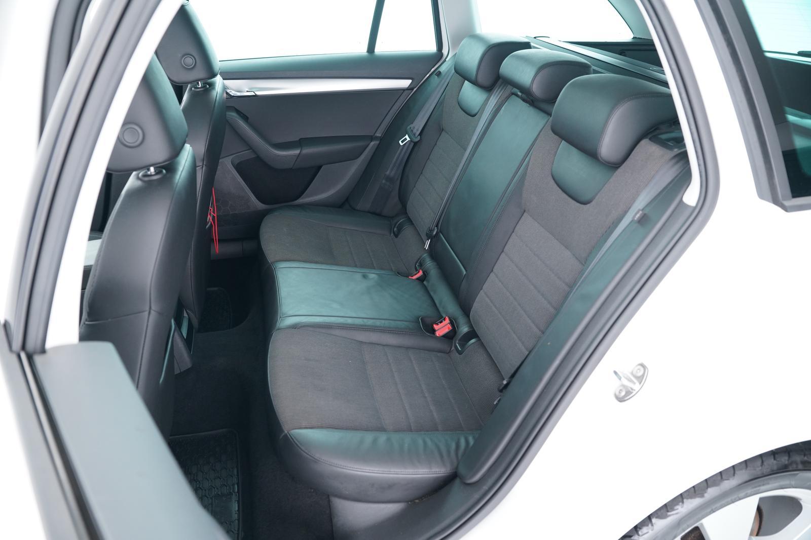 Skoda OCTAVIA ELEGANCE COMBI 1.4 TSI