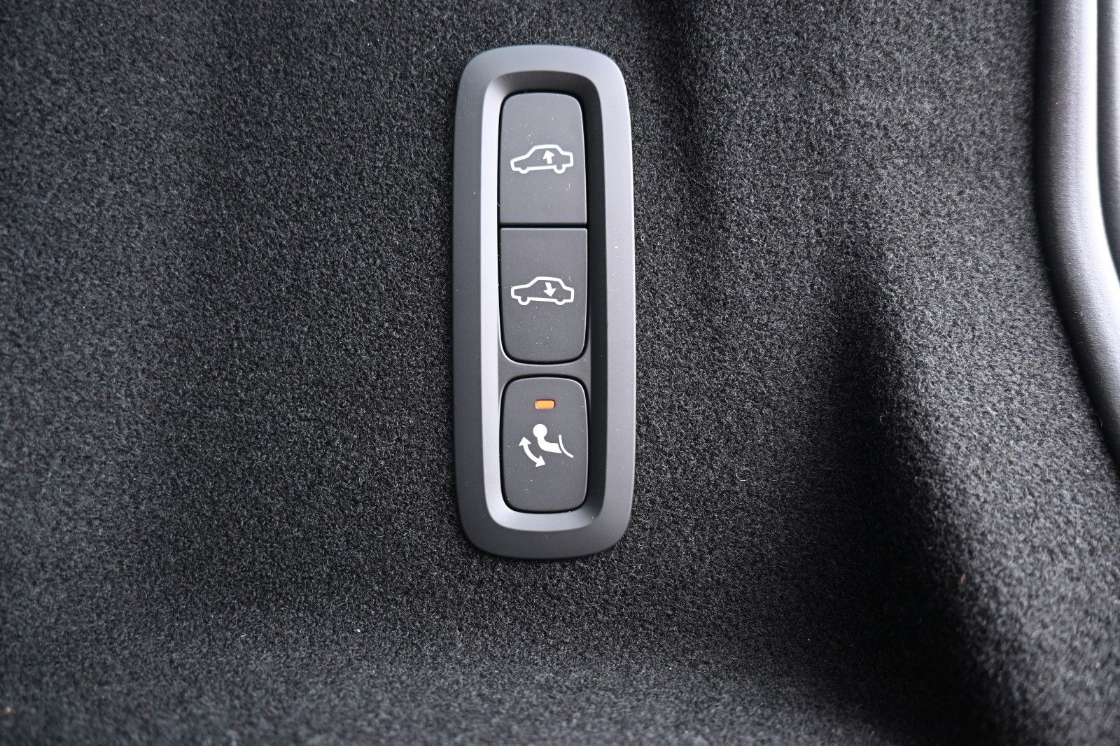 Fahrzeugabbildung Volvo XC60 B5 B AWD Ultra Dark*PANO*360°*LUFT*ACC*AHK