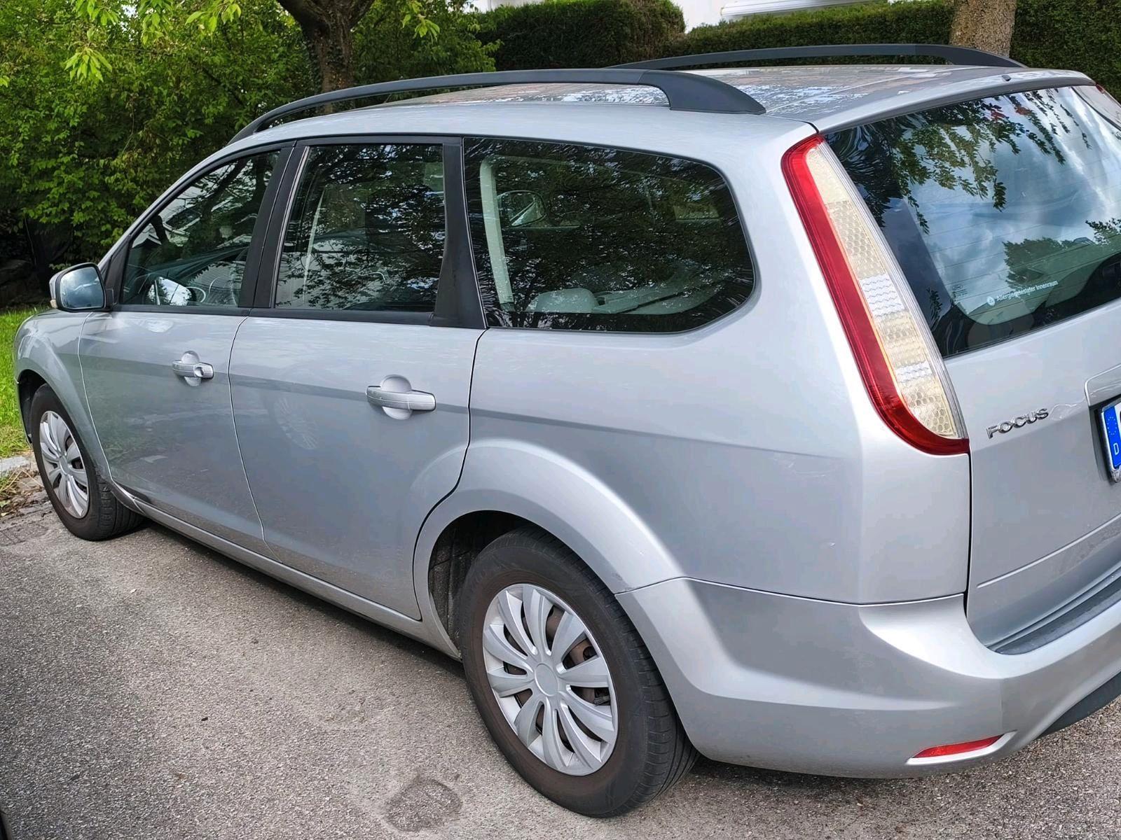 Ford Focus 2011 — interior