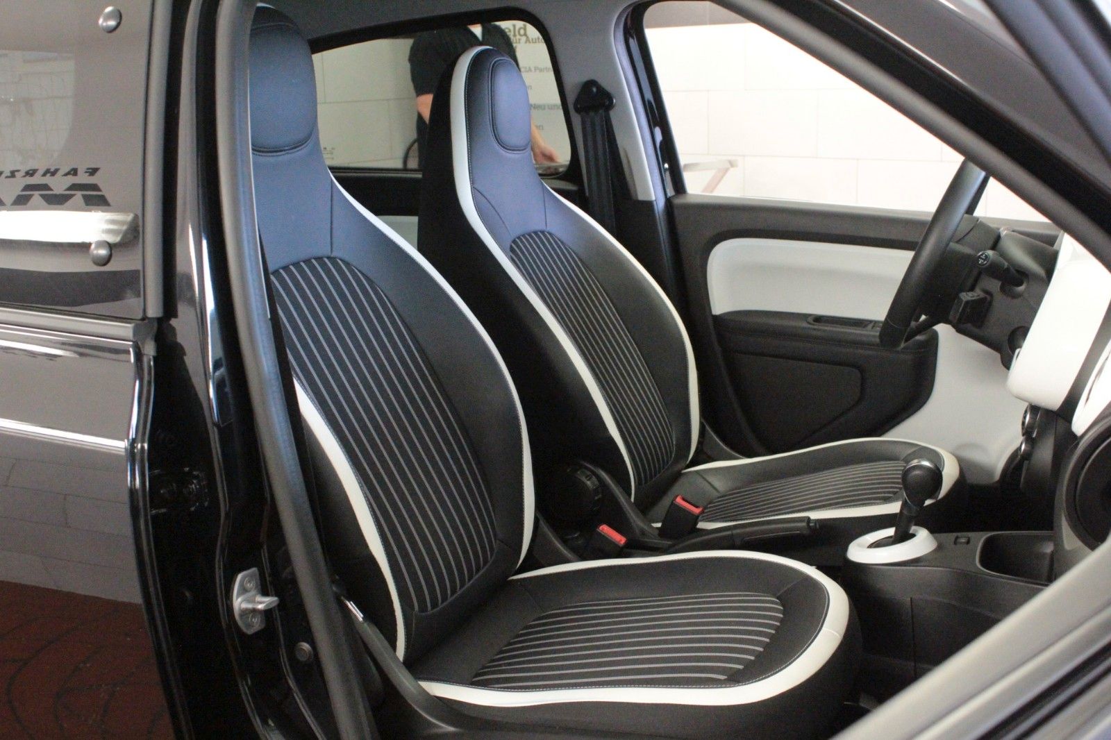 Fahrzeugabbildung Renault Twingo E-Tech 100% elektrisch*Plus Winterräder