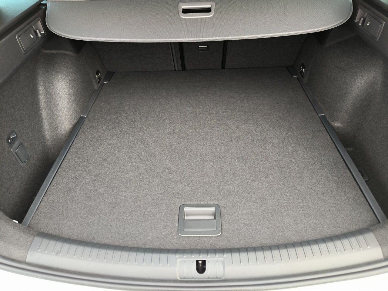 Fahrzeugabbildung SEAT Leon Sportstourer 1.5 eTSI 110 kW FR
