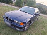 BMW E36 320 Coupé Rentner - BMW 320: Coupé, E36