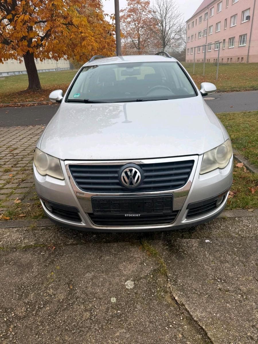 Volkswagen Passat 2006 — вигляд ззаду