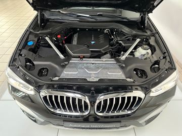 Fahrzeugabbildung BMW X3 xD20d xLine Alarm Panorama DisplKey M Sport