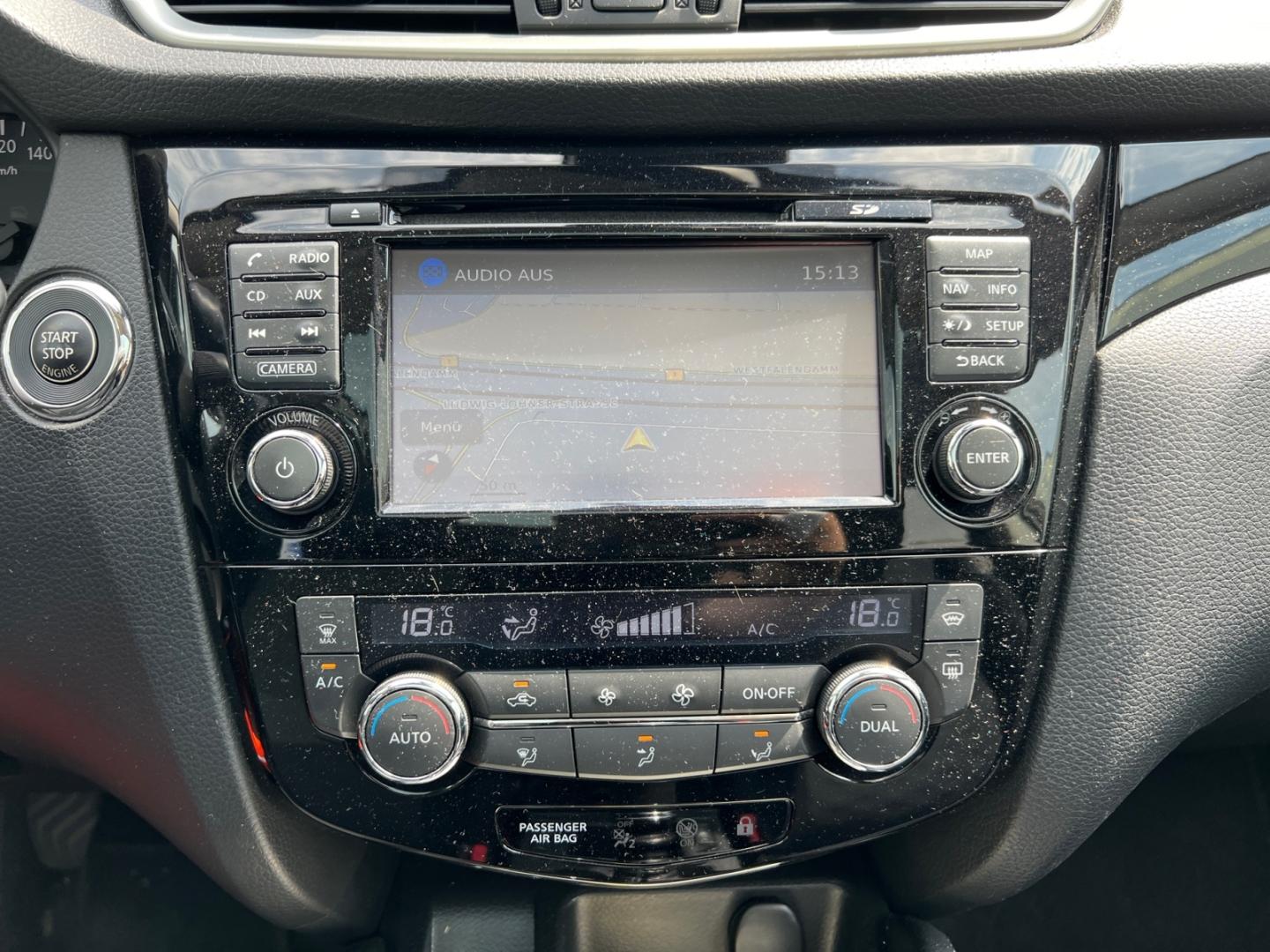 Nissan Qashqai 1.2 DIG-T N-Connecta *360°*NAVI*SHZ*PDC*
