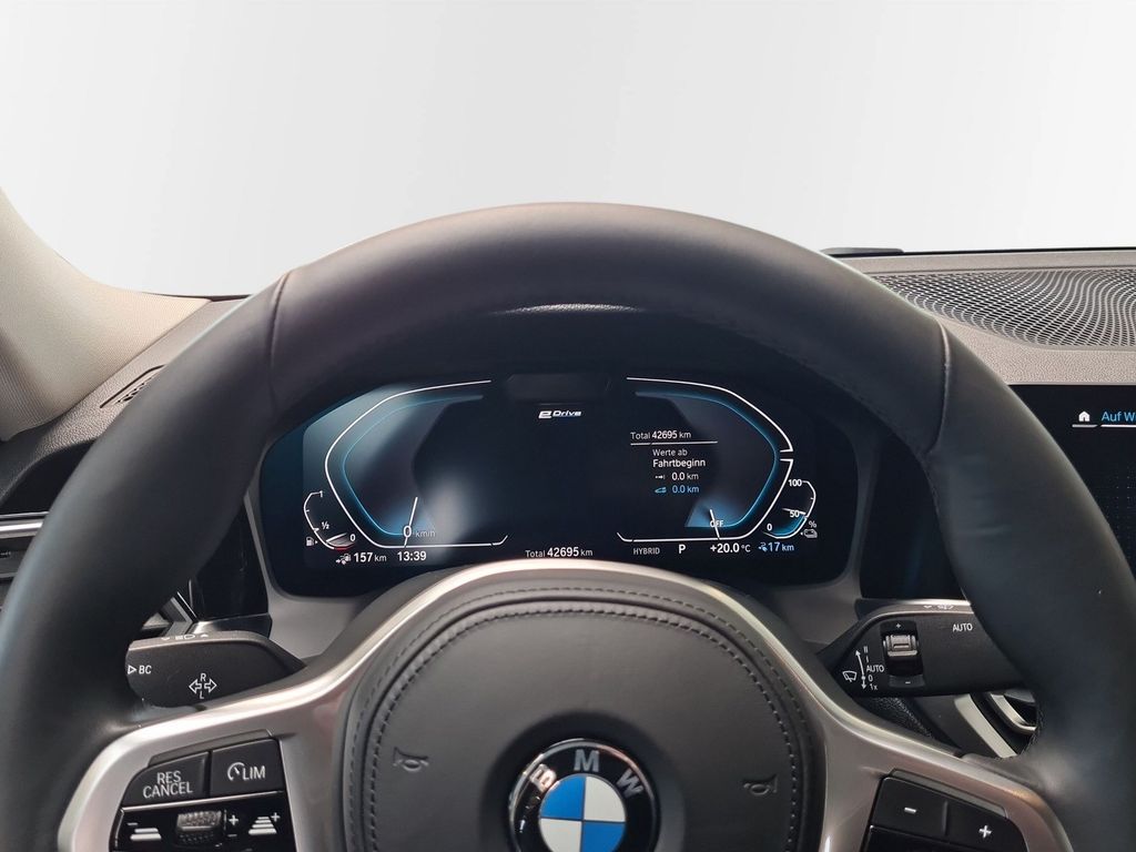BMW 330 e Sport Line LED DAB AHK RFK Shz uvm.