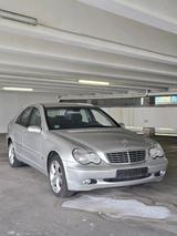 Mercedes-Benz Mercedes C180 w203 Elegance . Original km. - Mercedes-Benz C 180: W203