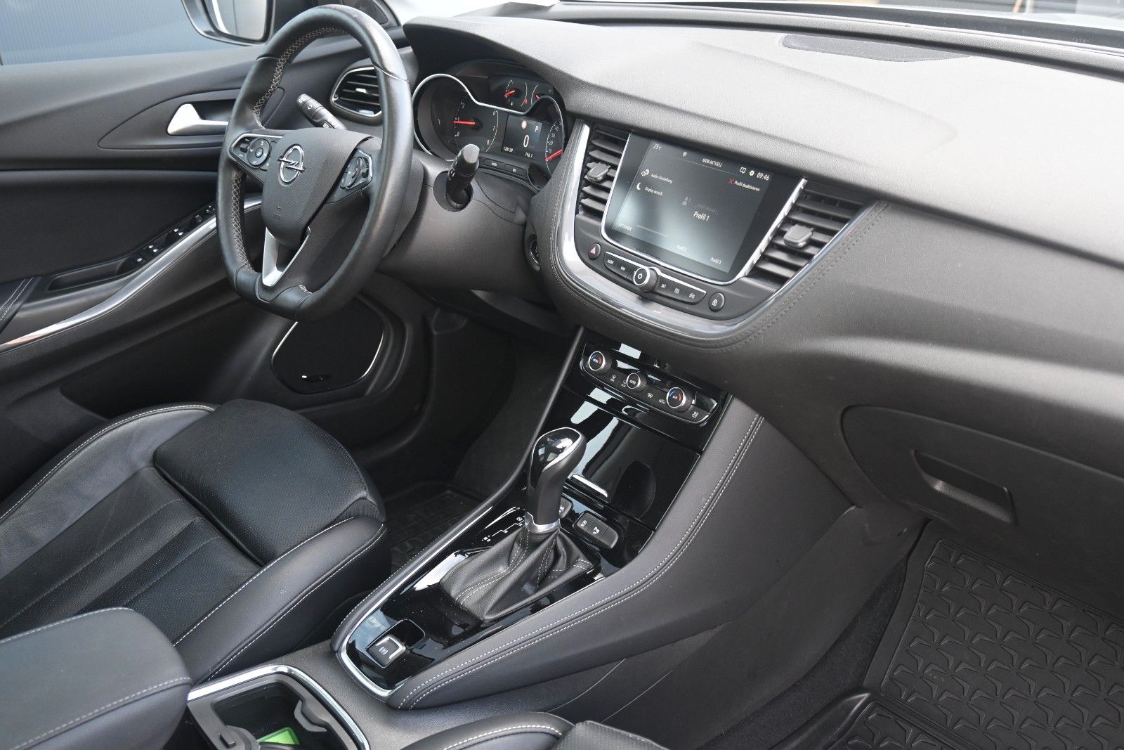 Fahrzeugabbildung Opel Grandland (X) 1.6 Turbo Autom. Ultimate*Pano*ACC