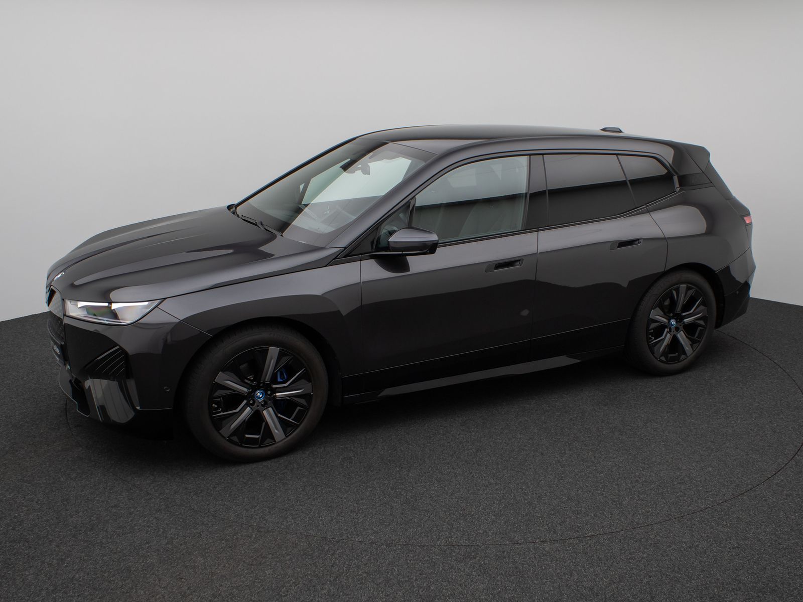 Fahrzeugabbildung BMW iX xD40 Sportpaket360°DAB H/K ACC AHK Komfort