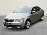 Skoda Octavia Lim. Elegance 1.4TSI+AHK+Bi-Xenon+WKR+Ga - Skoda Octavia: Elegance