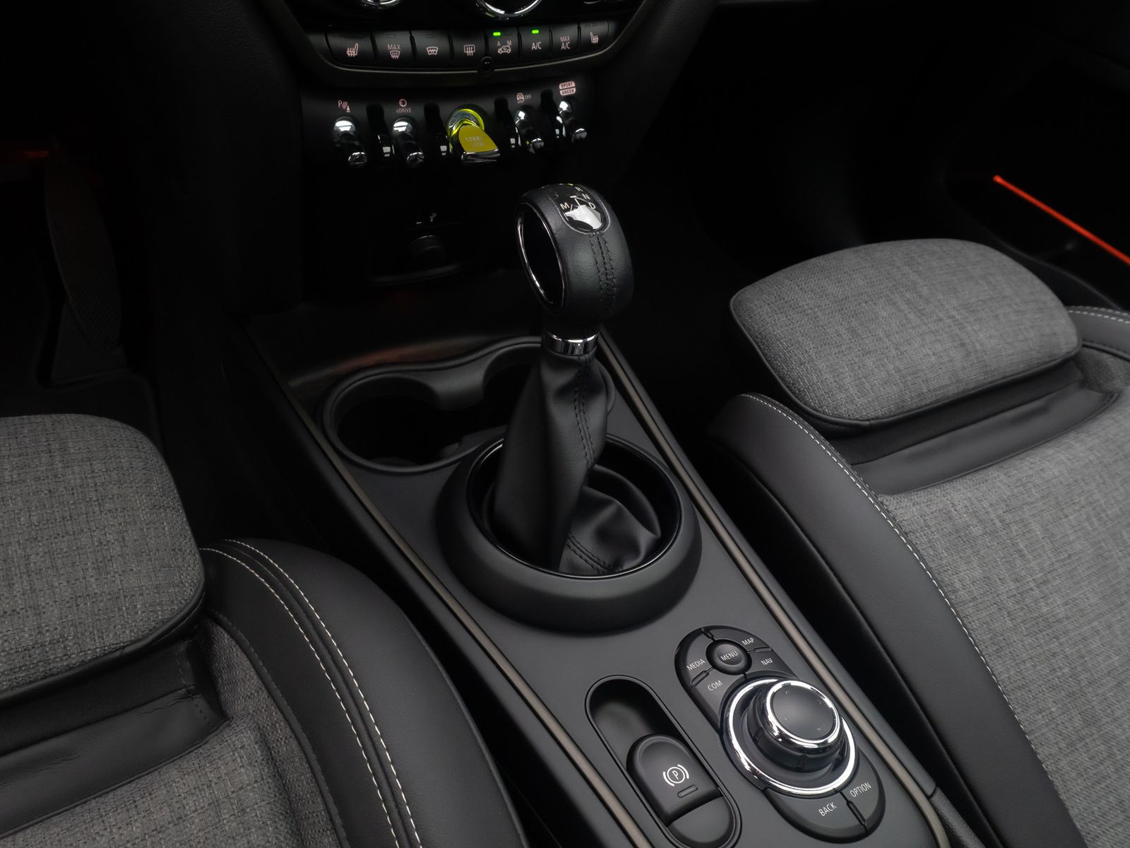 Fahrzeugabbildung MINI Countryman SE (Cooper) DAB HUD H/K Panorama Voll