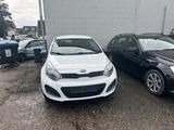 Kia Rio  Benziner 1,3 - Kia Rio: 1.3