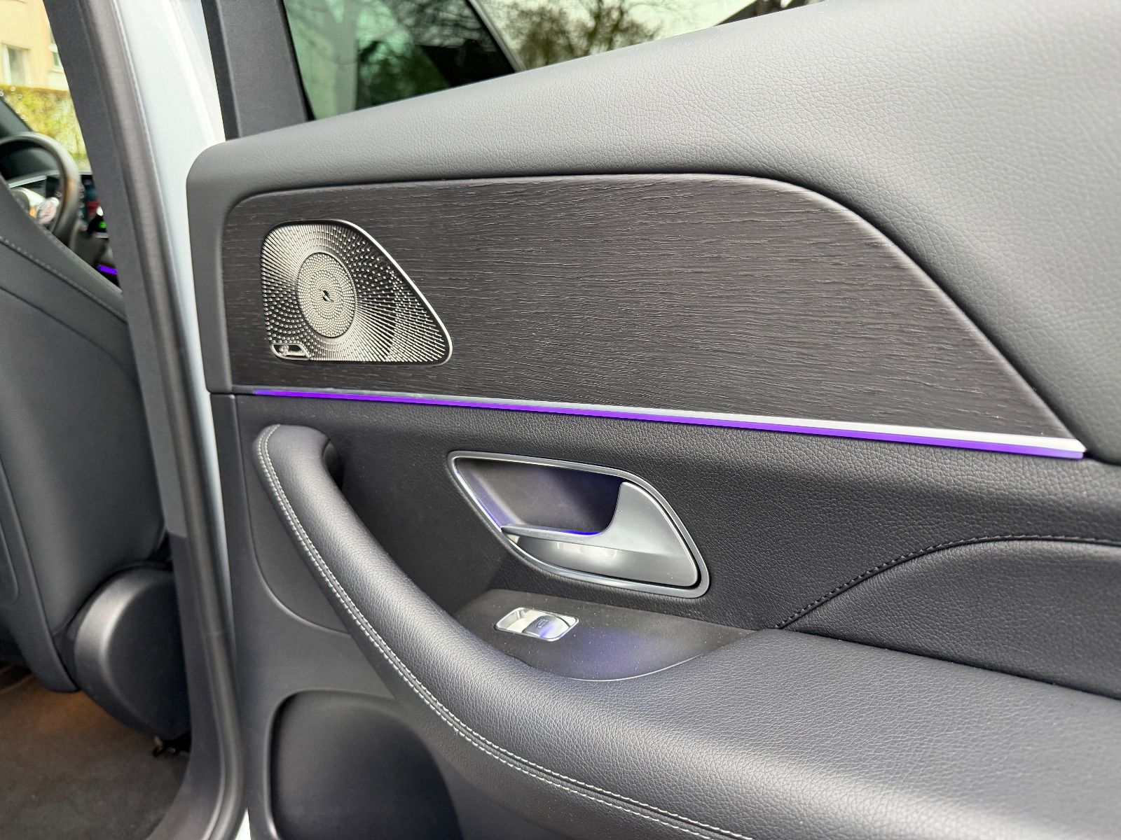 Fahrzeugabbildung Mercedes-Benz GLE 300d 4Matic*BURMESTER*MUTLIBEAM*AHK*WIDESCRE