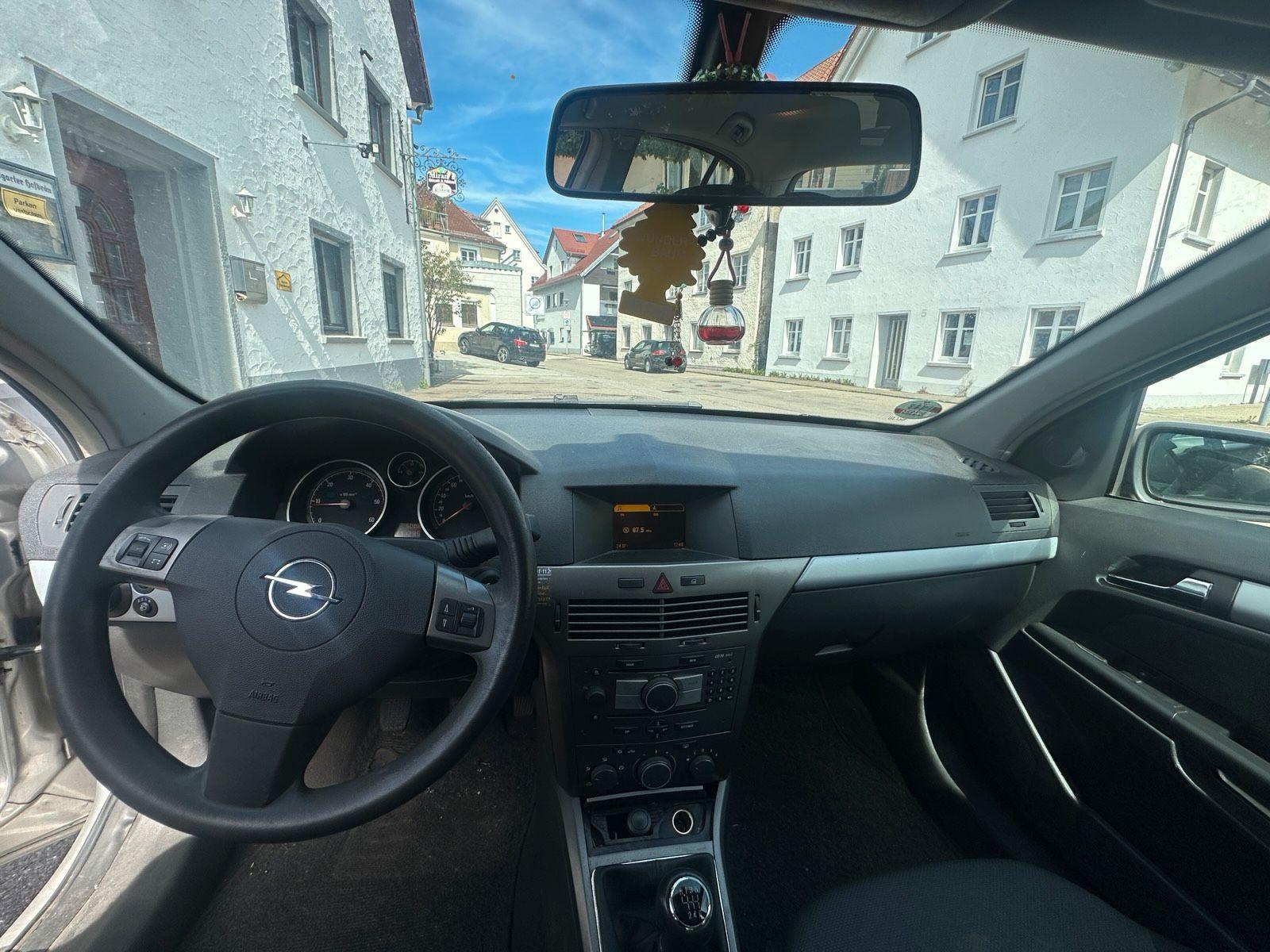 Opel Astra 2005 — photo 6