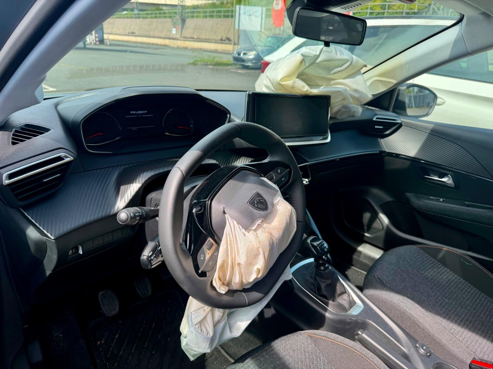 Peugeot 208 Style Multi LED Tempo Klima PDC SHZ 1.405 KM