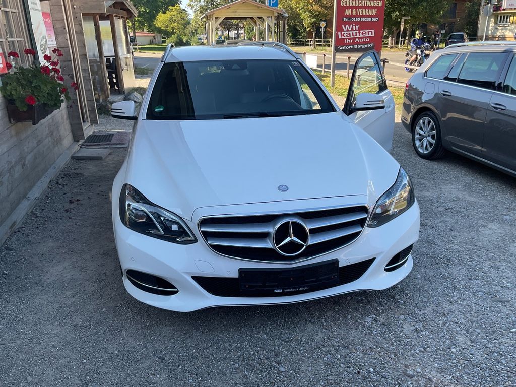 Image of Mercedes-Benz E 220