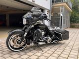 Harley-Davidson Street Glide CVO  - HARLEY-DAVIDSON TOURER GLIDE