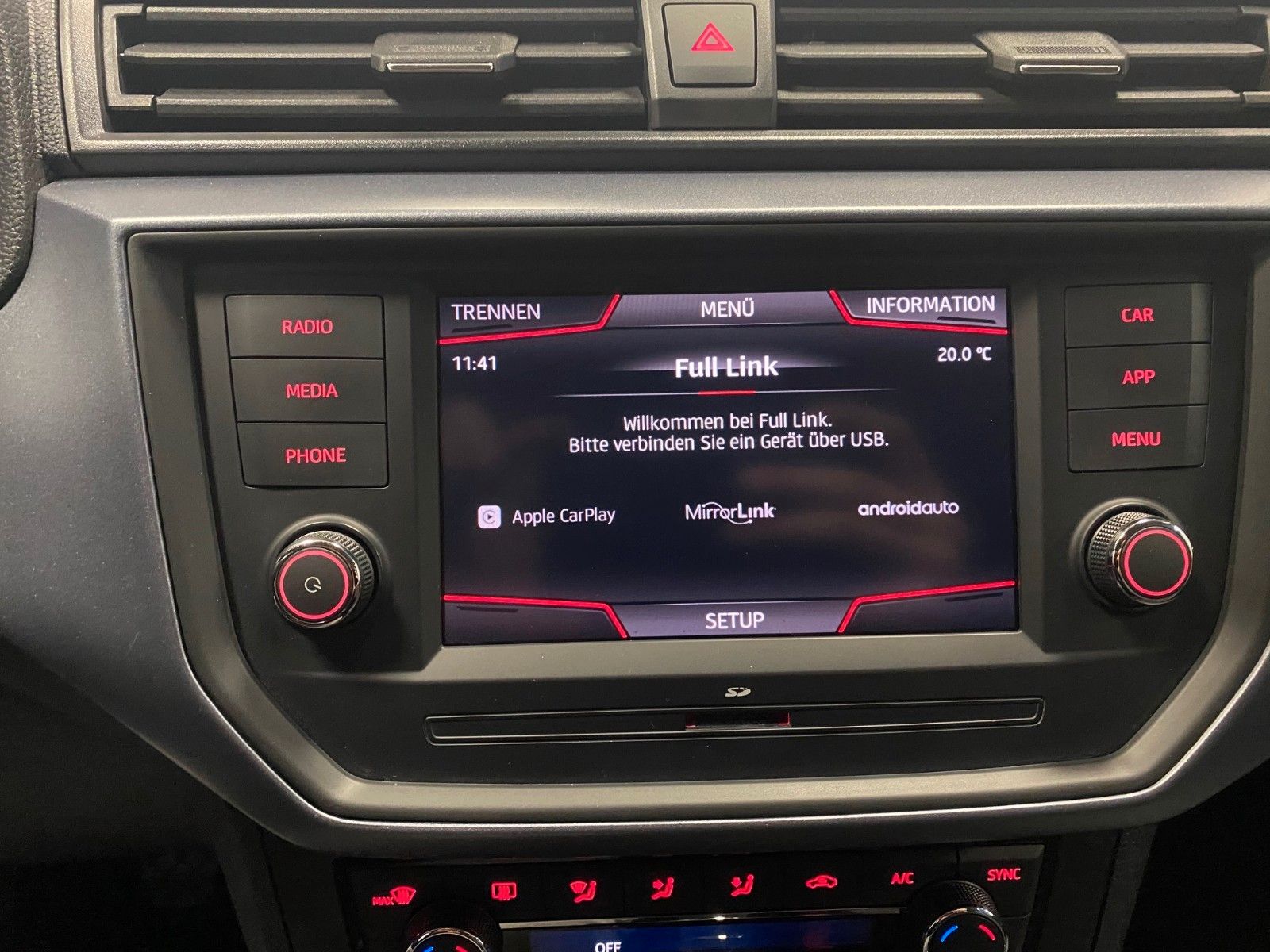 Fahrzeugabbildung SEAT Arona 1.0 TSI Style+EINPARKHILFE+TEMPOMAT+17"ALU