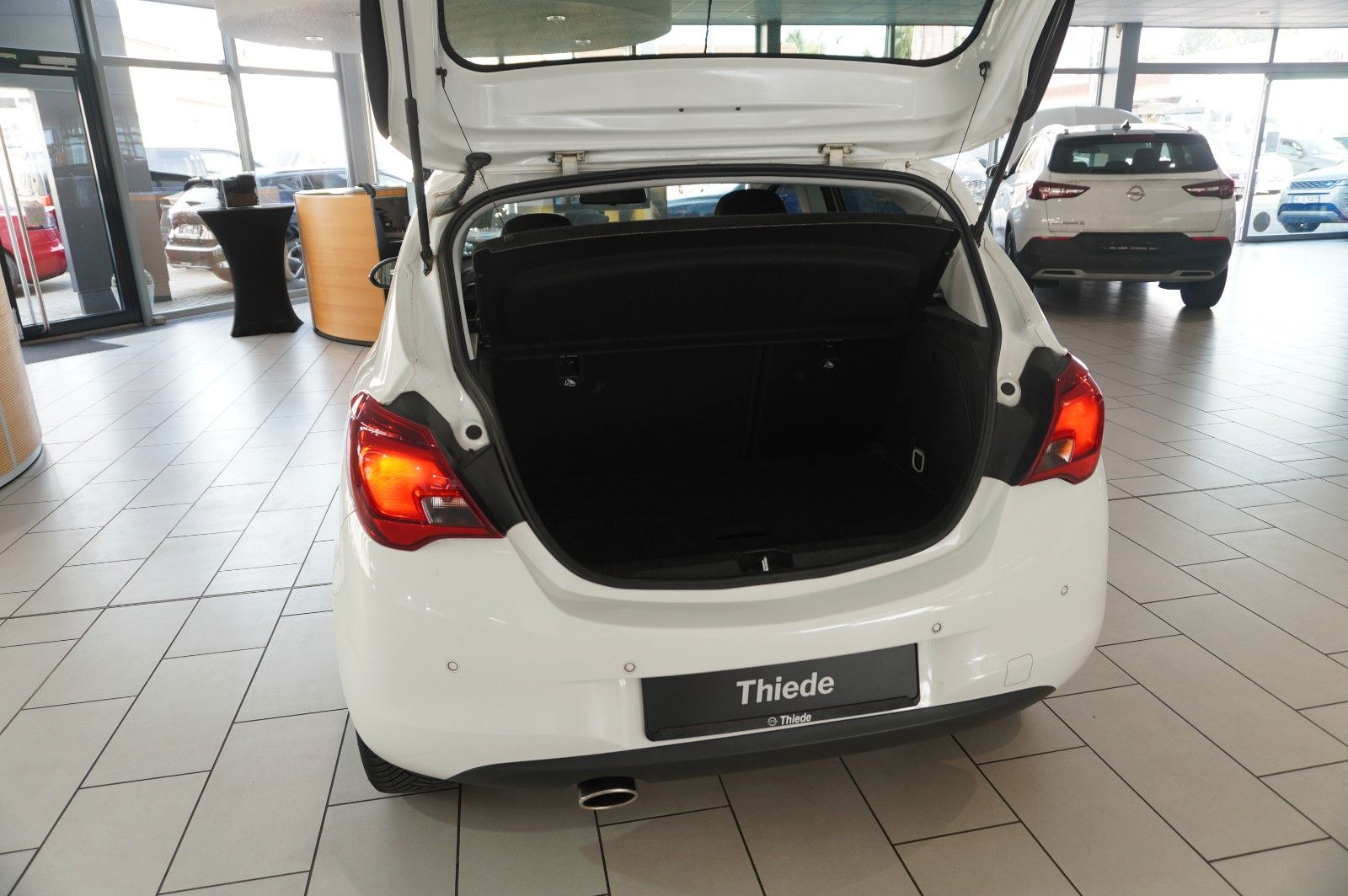 Fahrzeugabbildung Opel Corsa E 1.2 COLOR EDIT. AUTOM. LED/SHZ/SPORT/USB