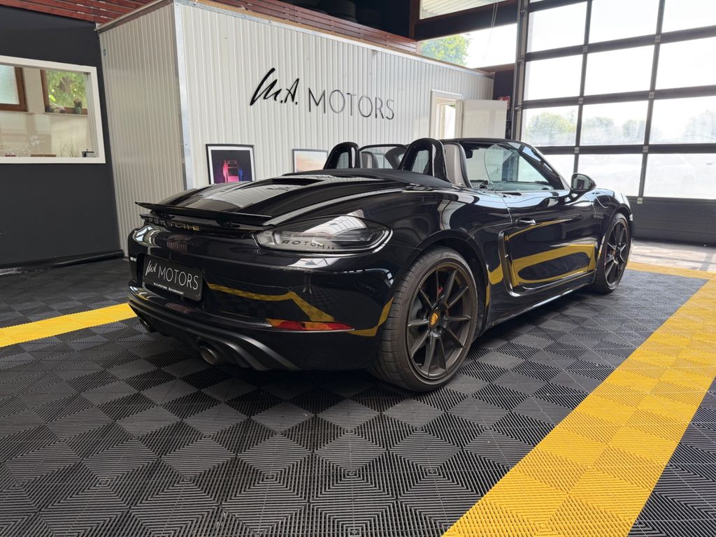 PORSCHE 718 Boxster/GTS 4.0/APPROV/GTS PAKET/BOSE/SP.CHR PORSCHE 718 Boxster/GTS 4.0/APPROV/GTS PAKET/BOSE/SP.CHR