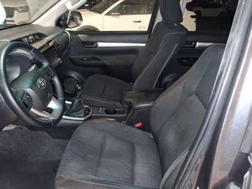 Toyota Hilux - 10