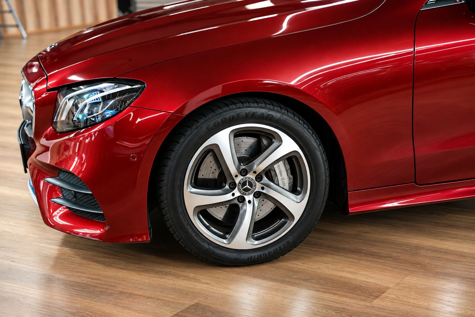 Fahrzeugabbildung Mercedes-Benz E E 300 Coupe *AMG-Line*Ambiente*360°KAM*Memory