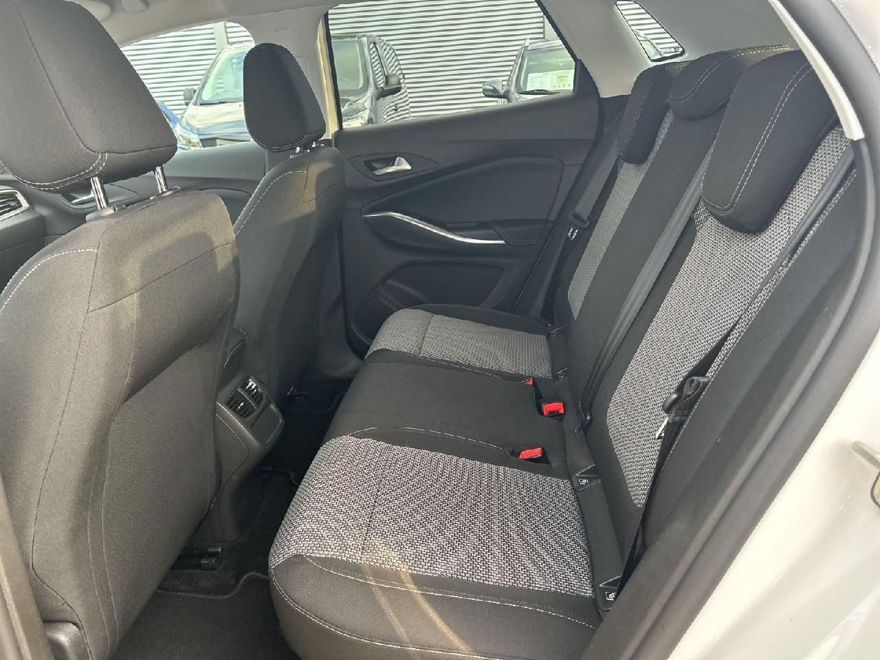 Fahrzeugabbildung Opel Grandland GS Line, Automatik, AHK