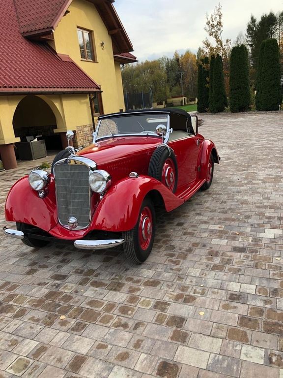 Mercedes-Benz 230