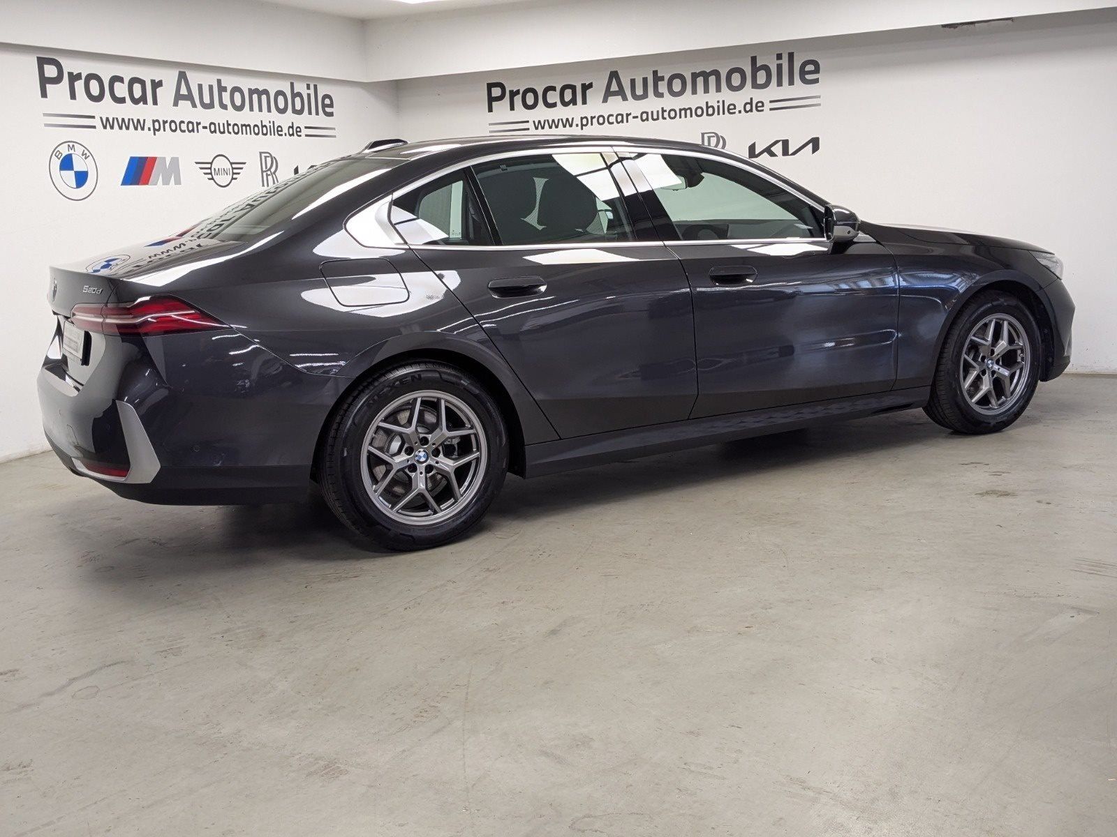 BMW 520d PANO PA 360°KAM DA NAVI DAB KOMFORTSITZE foto 5