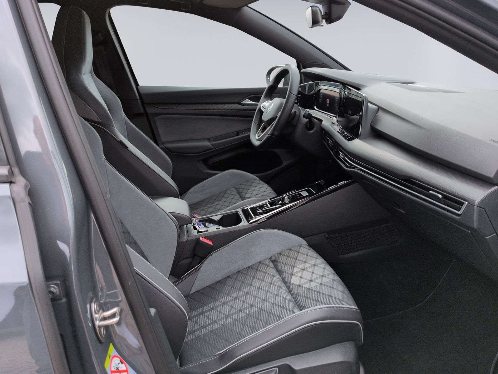 Golf VIII 1.5 TSI DSG R-Line KAMERA+NAVI+GRA+APP