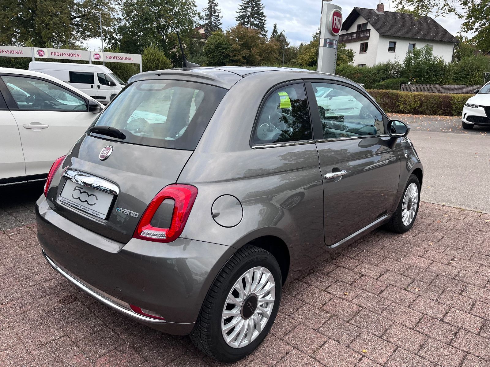 Fahrzeugabbildung Fiat 500 Dolcevita Hybrid