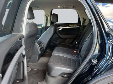 Volkswagen Touareg - 12
