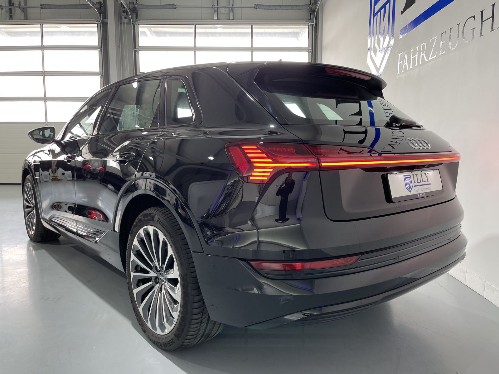 Fahrzeugabbildung Audi e-tron 55 Quattro*Pano*Cam*Leder*Optik*LED*B&O*