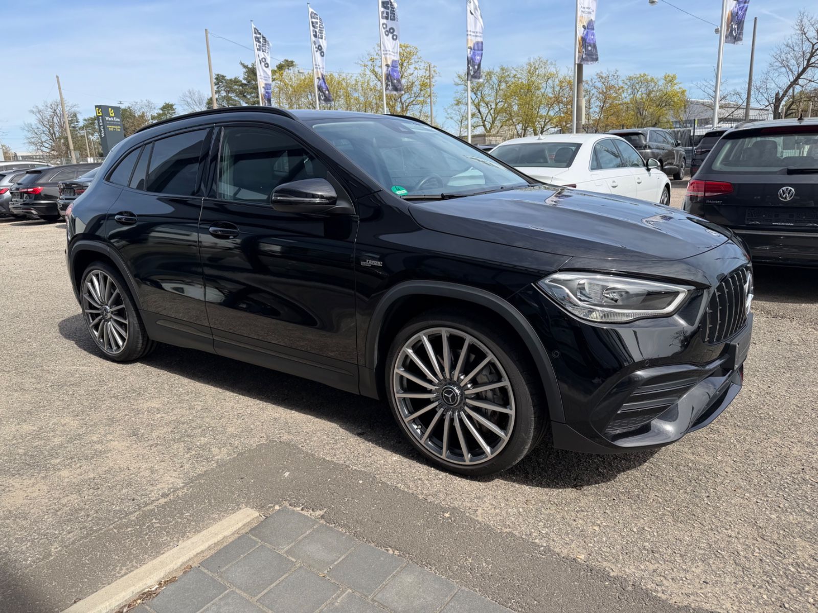 MERCEDES-BENZ GLA 35 AMG 4Matic *Night Paket*