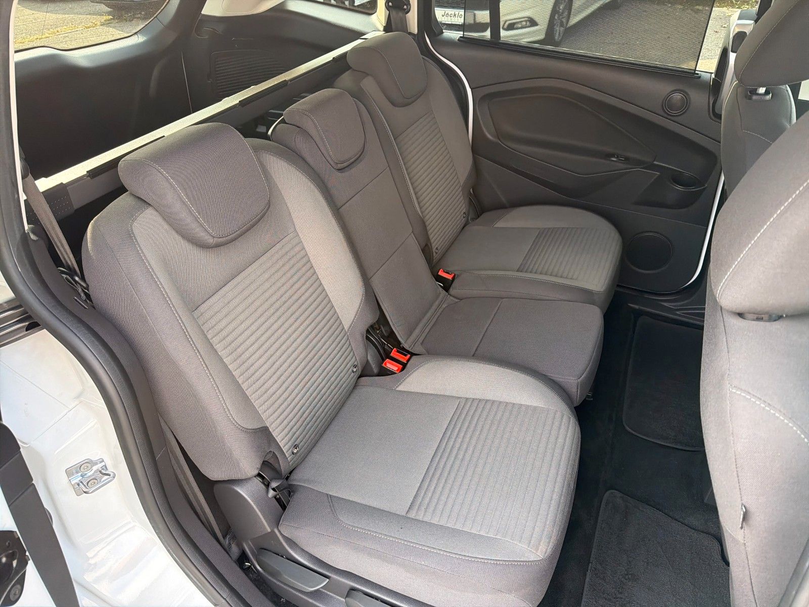 Fahrzeugabbildung Ford Grand C-Max Grand C-MAX Titanium