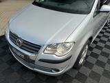 Volkswagen Touran *Conceptline*1.9TDI*AHK*7 Sitze* 6 Gang* - Volkswagen Touran mit Diesel-Antrieb: Kleinbus, 1.9