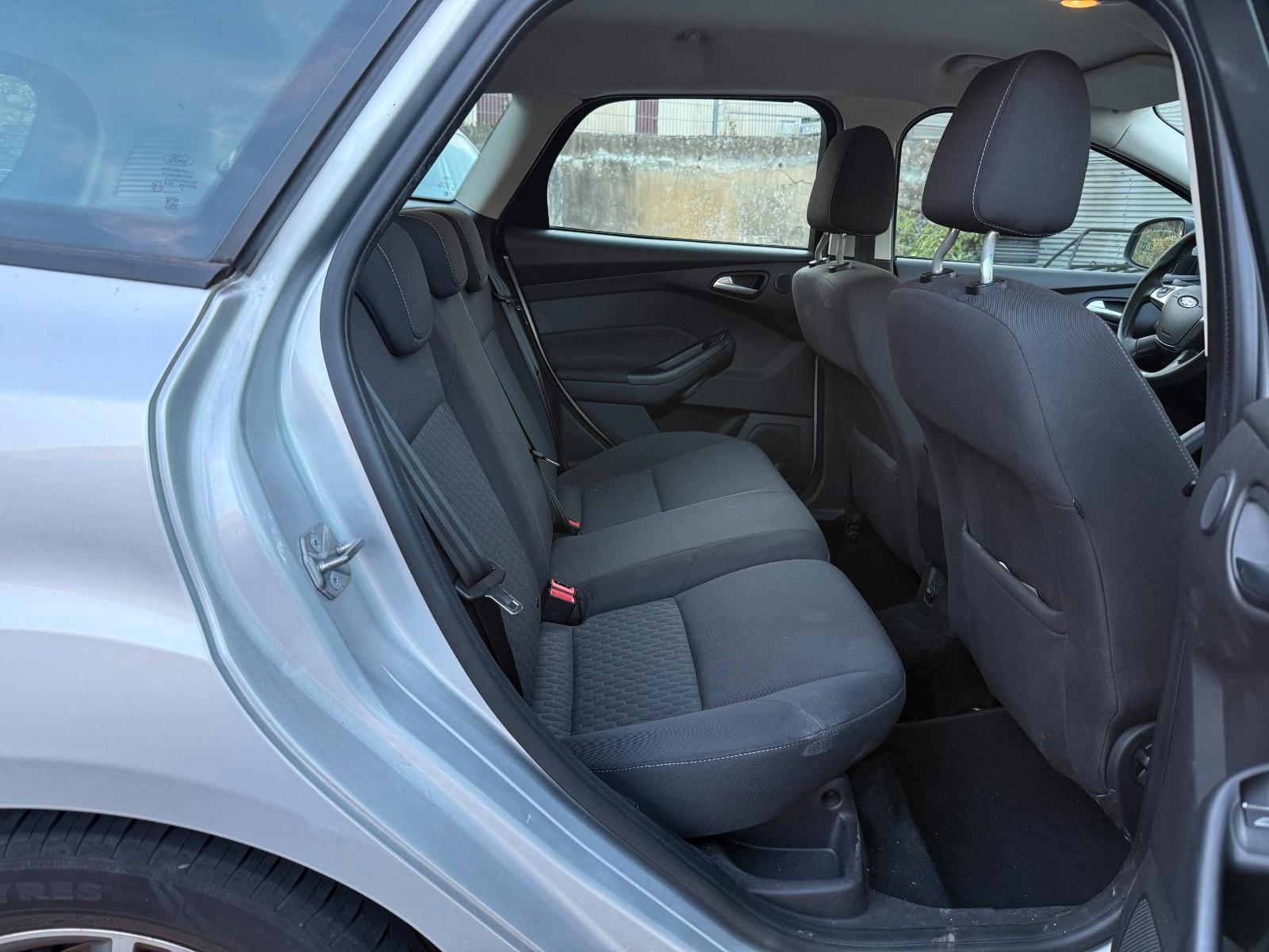 Ford Focus 2013 — photo 13