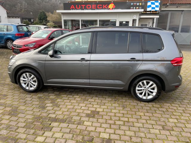 Volkswagen Touran 1,6TDI Navi,RCDMP3,SHZ,ACA,7Sitze,Euro6,