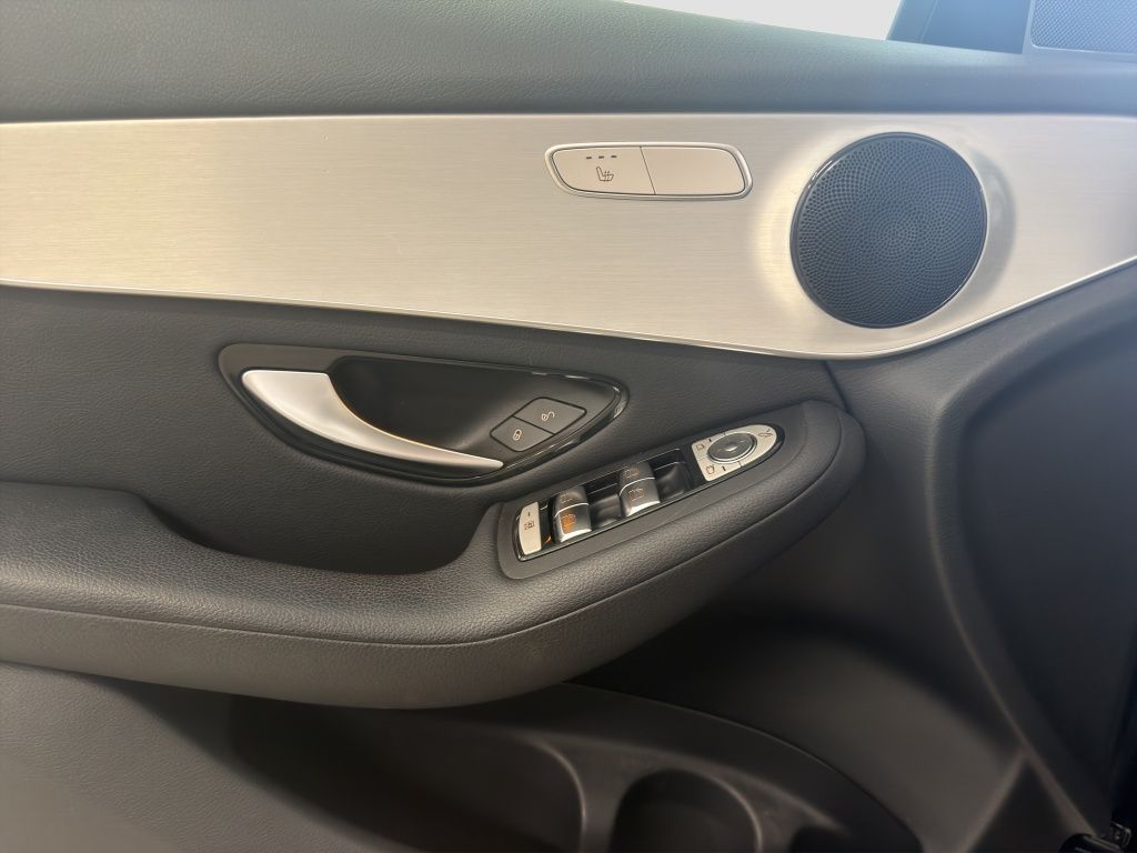 Fahrzeugabbildung Mercedes-Benz GLC 200 4MATIC Anhängevorrichtung*LED*Kamera