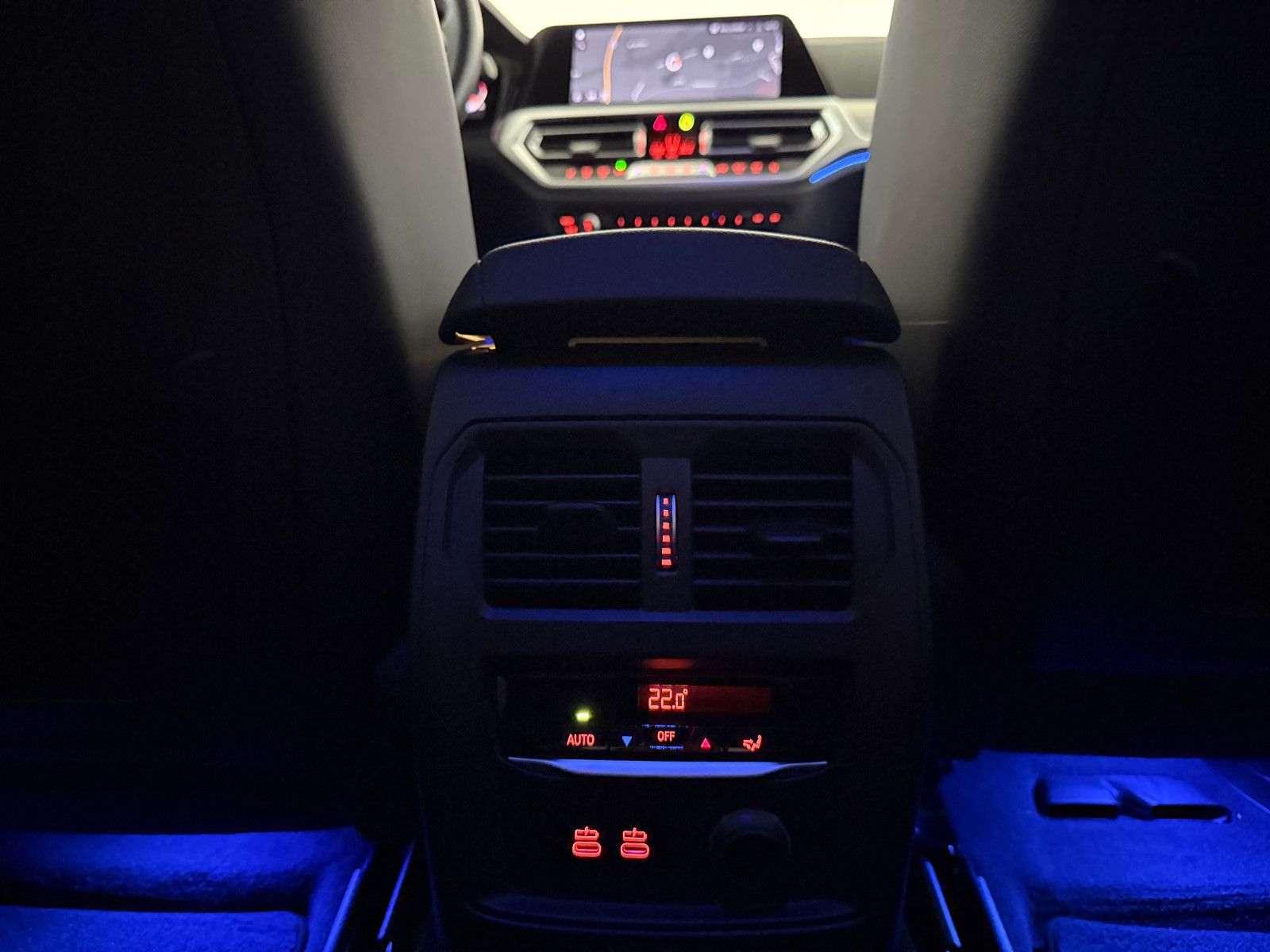 Fahrzeugabbildung BMW 330 i M SPORT/LED/DAB/VRTL COCKPIT/H&K/DE FZG