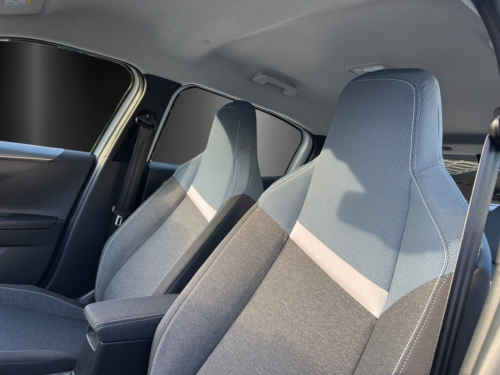 Fahrzeugabbildung Opel Frontera Edition Automatik ALLWETTER/PDC/TECH-PA