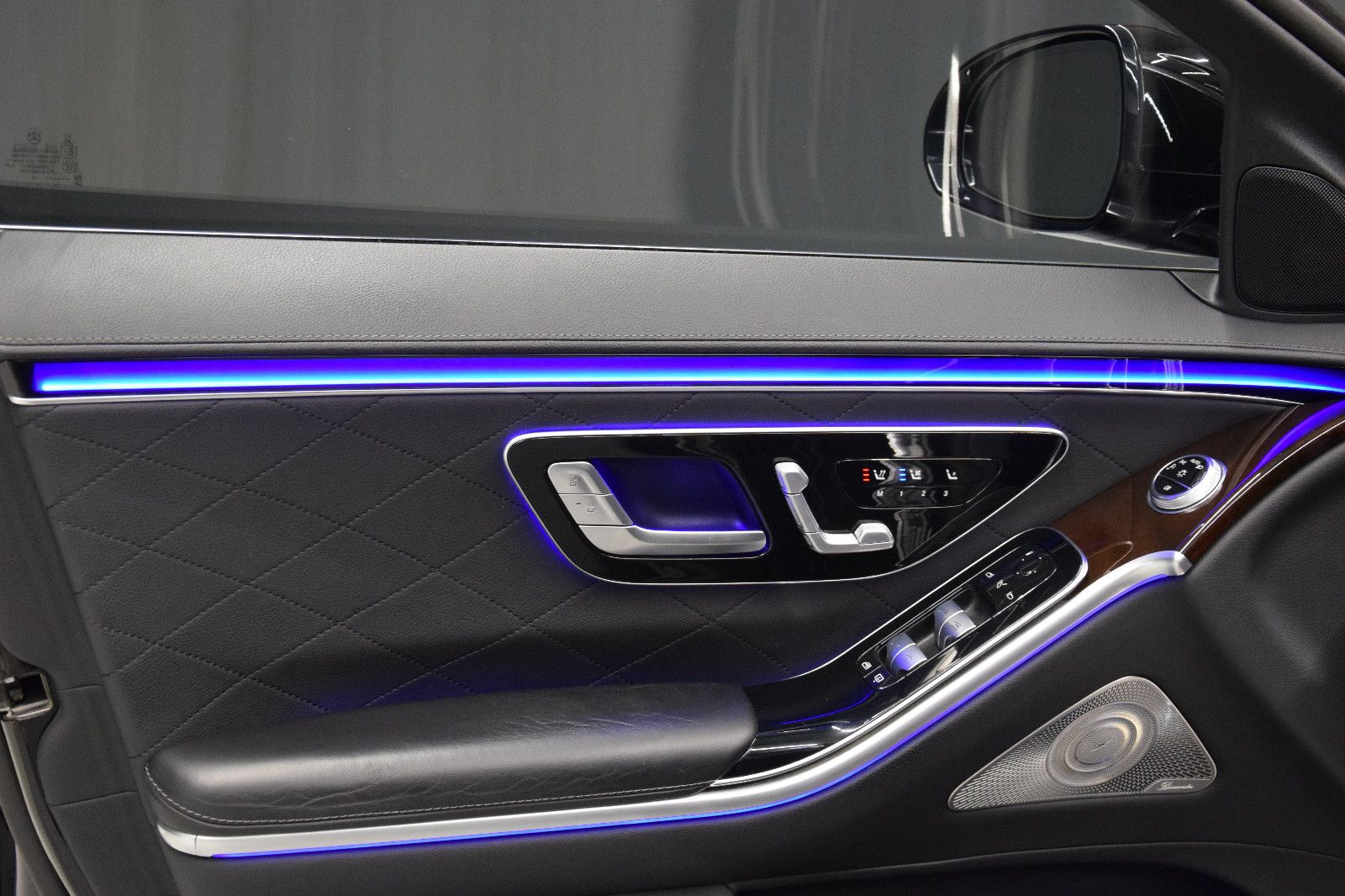 Fahrzeugabbildung Mercedes-Benz S 400 d 4Matic Lang AMG Pano TV Burmester HeadUp