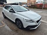 Volvo V40 Cross Country D2 Business Plus - weiße Volvo V40 Cross Country